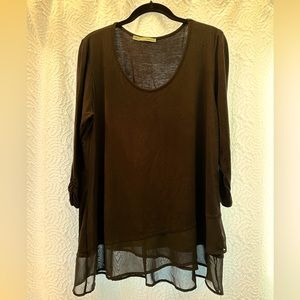 Maurice’s 3/4 sleeve top. Sheer bottom. 95% Rayon 5% spandex. Black size XL